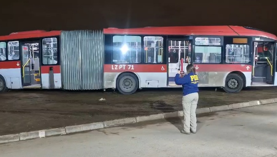 Investigan homicidio de pasajero apuñalado en bus del Sistema Red en La Pintana