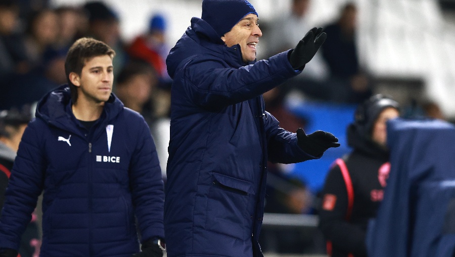 Preocupación en Universidad Católica: director técnico lamenta dos lesiones previo a la Copa Libertadores