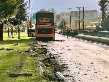 Detienen a conductor de bus de Deportes Temuco tras fatal accidente que cobró la vida de los padres del futbolista Yerko Águila