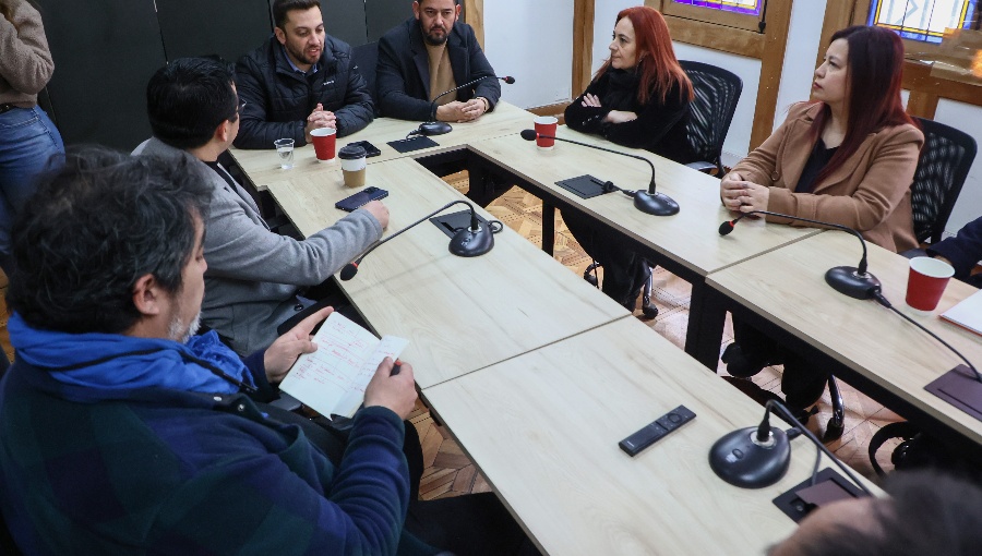 Desde el PC a la DC: Oposición inicia encuentros para ser una "alternativa real y responsable" frente al Gobierno