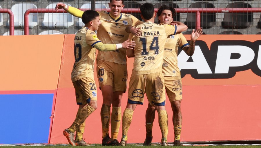 Everton golea a Huachipato por 4-1 en Talcahuano y agudiza la crisis acerera