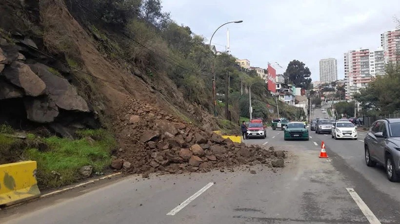 Tránsito continuará suspendido este lunes en Avenida España en dirección a Viña del Mar