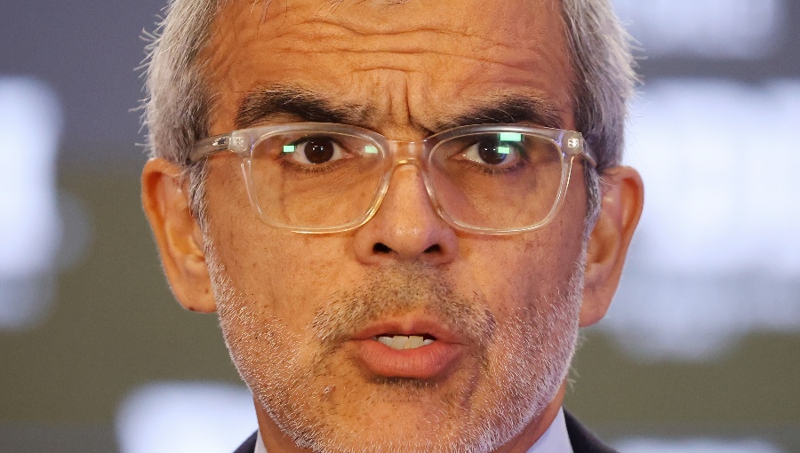 Frustran asalto a escolta del exministro Luis Cordero en Vitacura: cinco sujetos fueron detenidos
