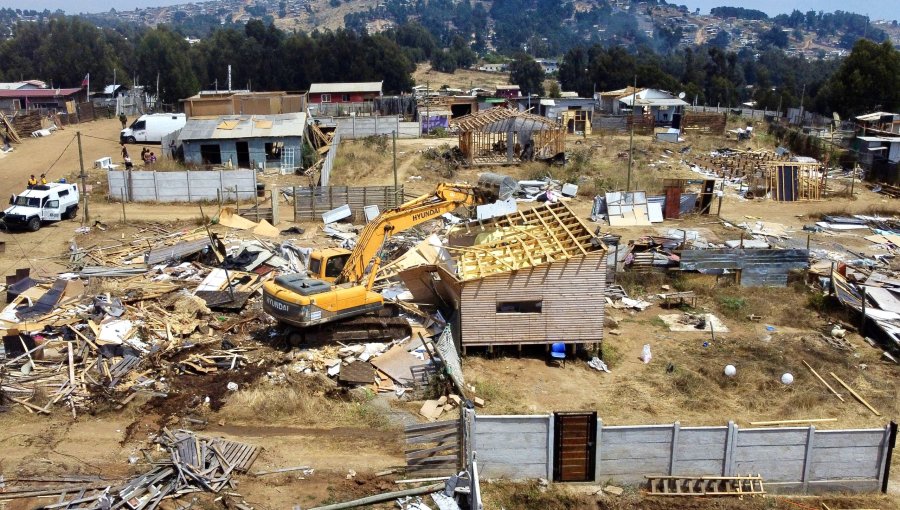 Desalojo de la megatoma de San Antonio entra en su etapa final: quedan 87 viviendas y Gobierno fija cierre para este miércoles