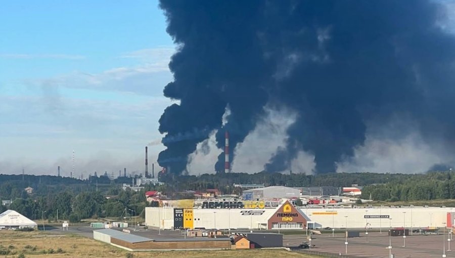 Ataque ucraniano contra refinería rusa deja 13 muertos y 39 heridos