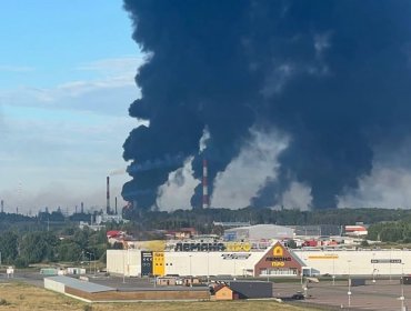 Ataque ucraniano contra refinería rusa deja 13 muertos y 39 heridos