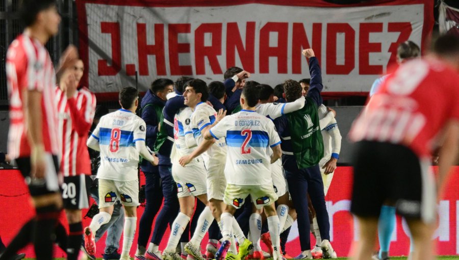 La UC despierta a tiempo gracias a Fernando Zampedri y rescata un empate ante Estudiantes por Copa Libertadores