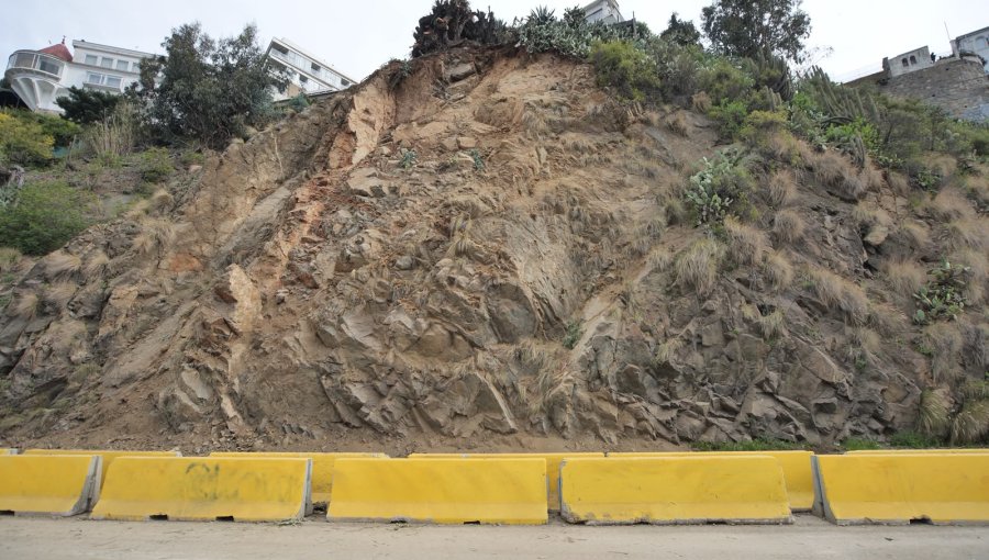 Ministerio de Vivienda anuncia millonarias obras para recuperar conectividad de la avenida España tras remoción en masa