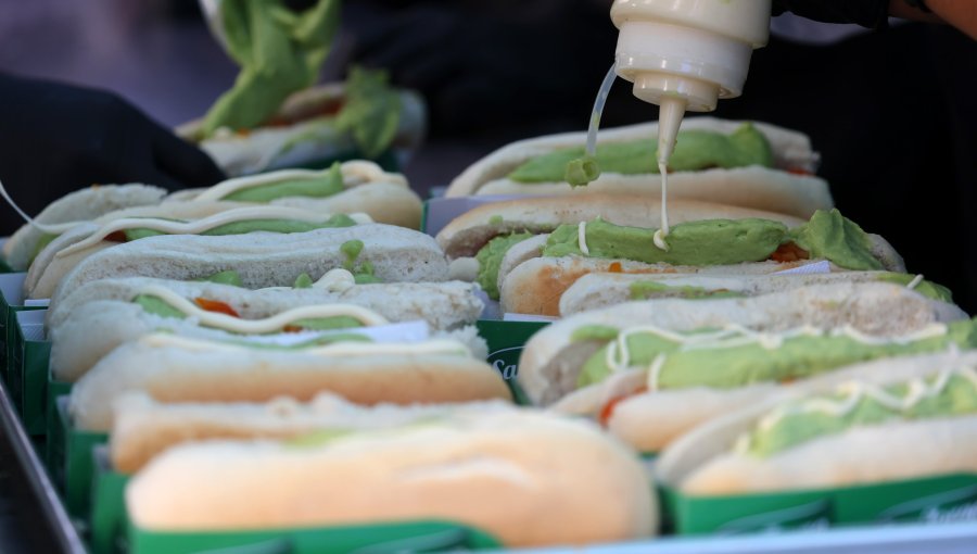 Ventas de comida rápida crecen 4,3% en el semestre, pero cae el gasto por boleta