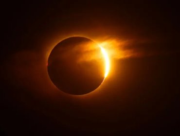 Tres eclipses en tres años: La inusual trilogía astronómica que comenzó este miércoles en España