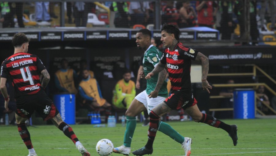 El fútbol árabe amenaza la continuidad de Erick Pulgar en Flamengo con millonaria oferta