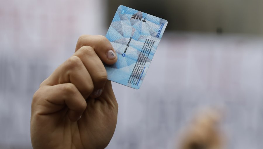 Director nacional de Junaeb anuncia la digitalización de la TNE: "Se va a acabar el plástico gradualmente"