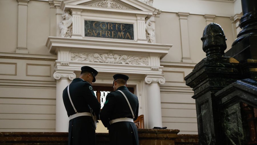 Corte Suprema reduce cargos contra exfiscal de Los Ángeles y mantiene acusación por violación de secreto