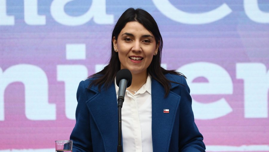 Ministra Marín aborda el desempleo femenino y las medidas que tomarán para crear más trabajo: "Miramos con mucha esperanza el 2027"