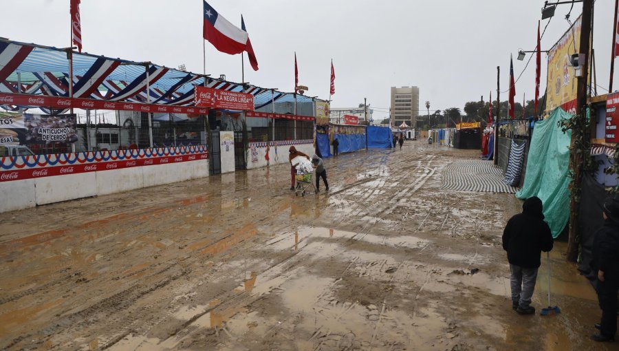 Anticipan Fiestas Patrias lluviosas e intensificación de El Niño hasta diciembre: "Se ven precipitaciones sobre lo normal"