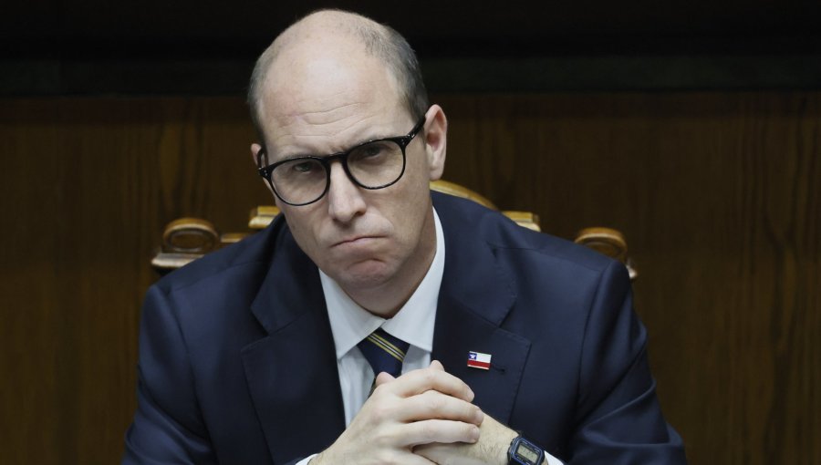 Arrau responde a Chomali tras reparos a restricción de prestaciones de salud a condenados: "Desconoce el proyecto"