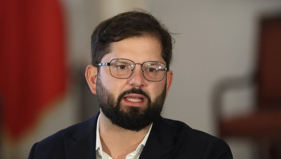Boric llama a la izquierda a "reflexionar" tras derrotas electorales y dice que sería un "error garrafal" cancelar debate por temor a críticas