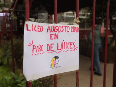 Centro de estudiantes del Liceo Augusto D’Halmar niega participación en amenazas contra alumno que rechazó el “paro de lápices”