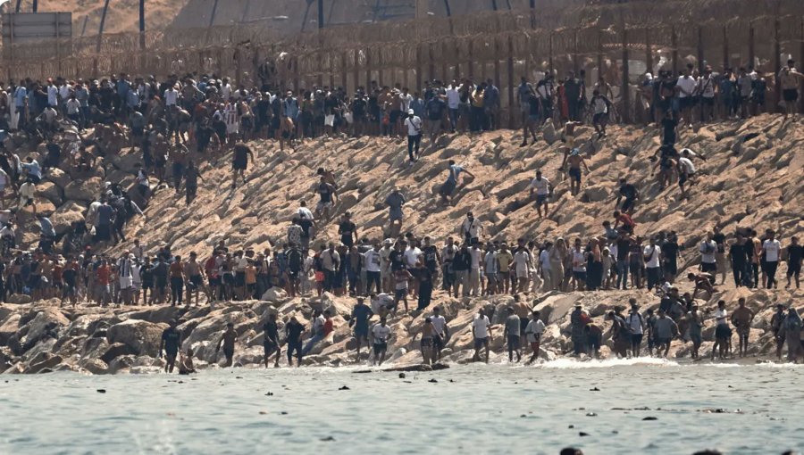 Italia refuerza su vigilancia ante la posible llegada masiva de migrantes a Ceuta