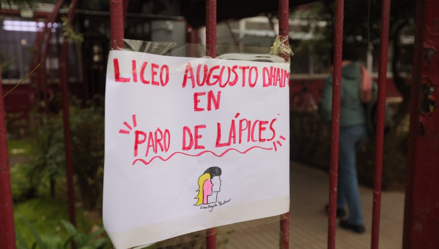 Centro de estudiantes del Liceo Augusto D’Halmar niega participación en amenazas contra alumno que rechazó el “paro de lápices”