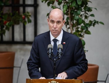 Ministro Arrau justifica transmisión del traslado de reos a La Laguna y advierte déficit de 20 mil plazas carcelarias