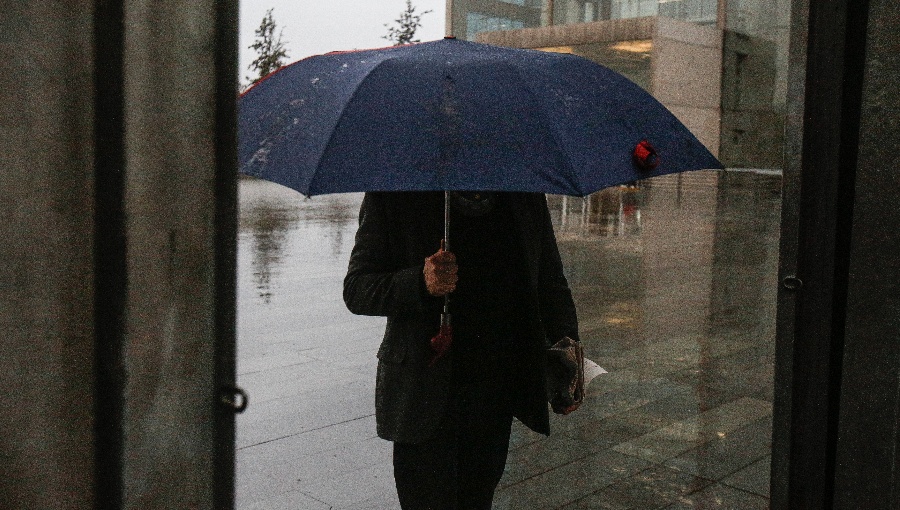 Alerta amarilla en la Región Metropolitana: lluvias seguirán hasta el lunes con posibles tormentas
