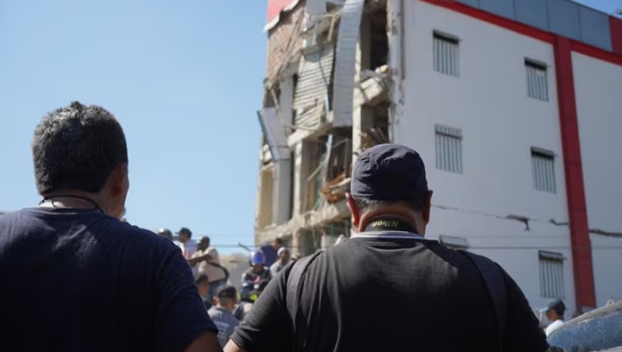 Aumentan a 295 los muertos por devastador terremoto en Colombia