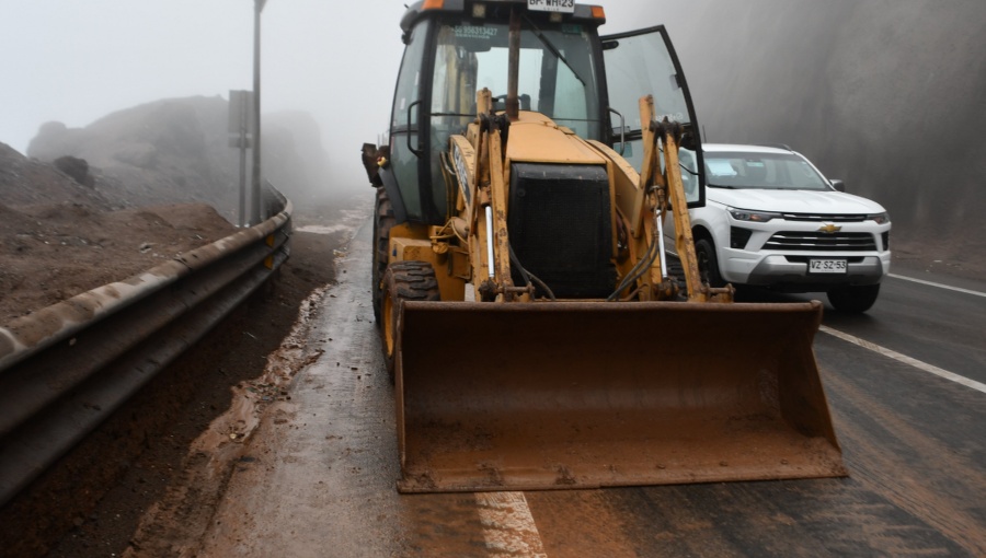 Lluvias provocan desprendimientos y obligan a cortar rutas en Tarapacá