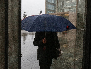 Alerta amarilla en la Región Metropolitana: lluvias seguirán hasta el lunes con posibles tormentas