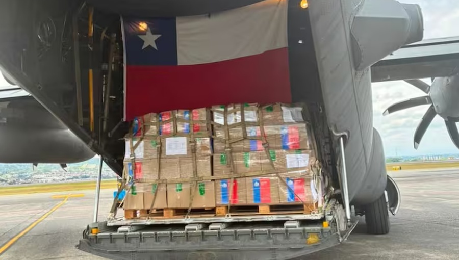 Avión de la FACH llega a Colombia con 20 toneladas de ayuda tras terremoto