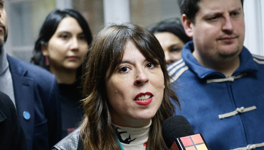 Constanza Martínez reconoce triunfo de Gael Yeomans en elecciones internas del Frente Amplio