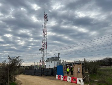 EFE Valparaíso refuerza seguridad del Tren Limache-Puerto con nueva estación de comunicaciones de 24 metros de altura