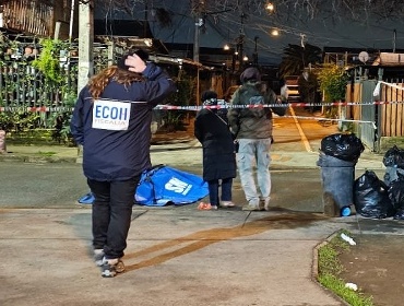 Hombre muere tras recibir al menos cinco disparos en plena plazoleta de Paine: uno de ellos impactó directo en su cabeza