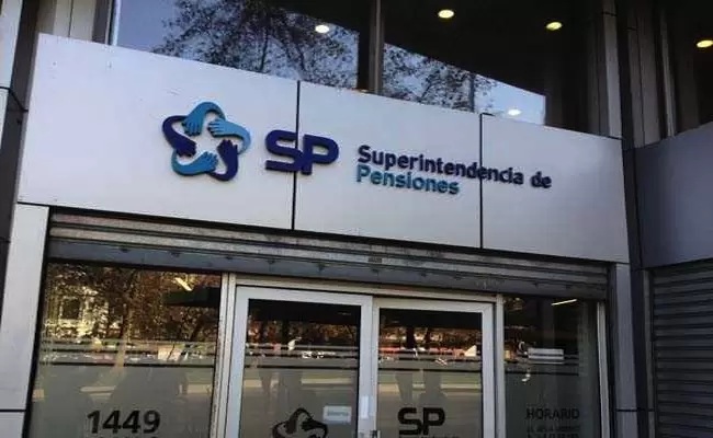 Superintendencia publica norma que excluye a condenados por violencia intrafamiliar como beneficiarios de pensión de sobrevivencia