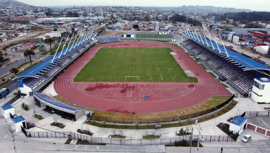 Seremi del Deporte se compromete a que inauguración del estadio de San Antonio será durante el primer semestre de 2027