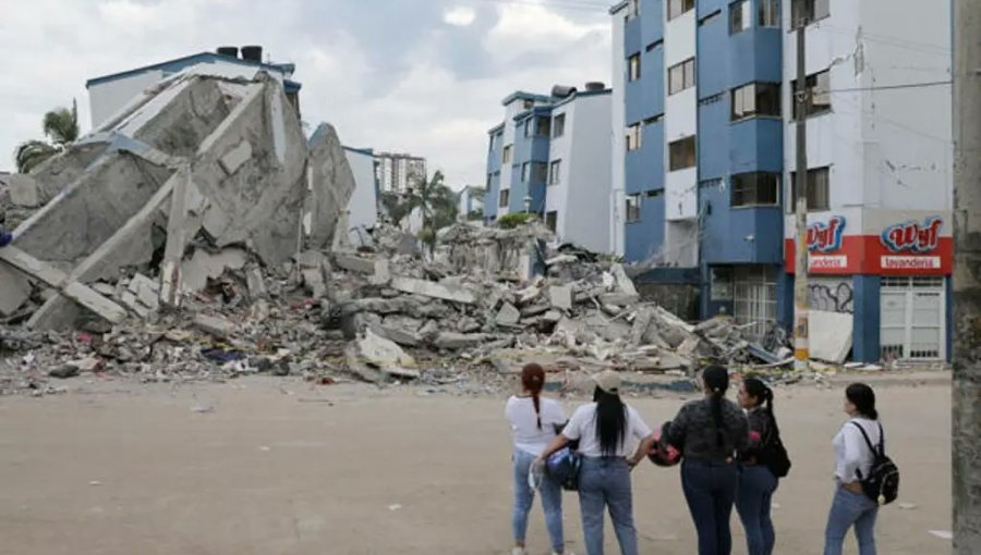 Terremoto en Colombia ha dejado 289 muertos y 143 personas desaparecidas mientras continúan las labores de rescate