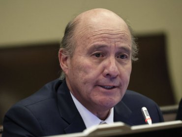 Ministro Quiroz confirma aumento en el precio de los combustibles y adelanta alza en torno a $90 en el diésel