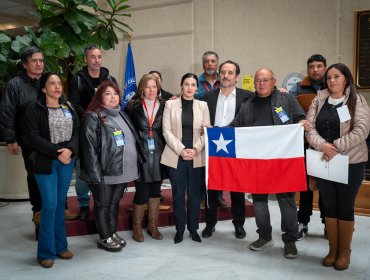 Senadora Cariola y pescadores artesanales rechazan proyecto que busca permitir pesca de arrastre para la jibia