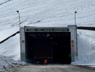 Adelantan para este jueves la apertura del paso Los Libertadores en dirección hacia Argentina: solo transporte de carga podrá transitar