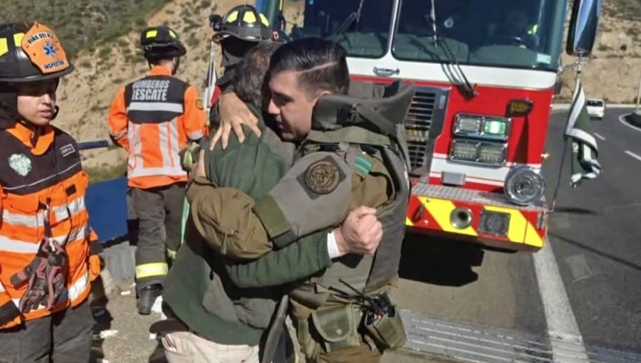 Hombre desiste de lanzarse al vacío tras ser contenido por funcionario de Carabineros durante operativo en Viña del Mar