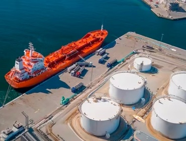 Petróleo se cotiza al alza tras anuncio de Donald Trump de "guerra económica" a Irán