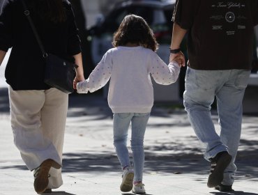 Experto aborda crisis de natalidad: ''Políticas públicas están asignando conscientemente menos recursos a la primera infancia''