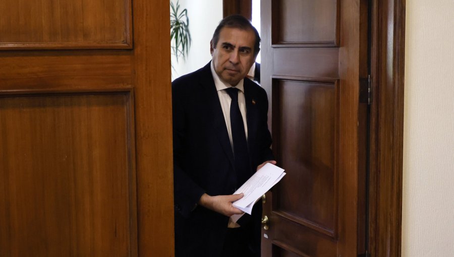Senador Gahona se declara “tranquilo” tras diligencias de la PDI ante investigación por presuntas irregularidades en Junaeb