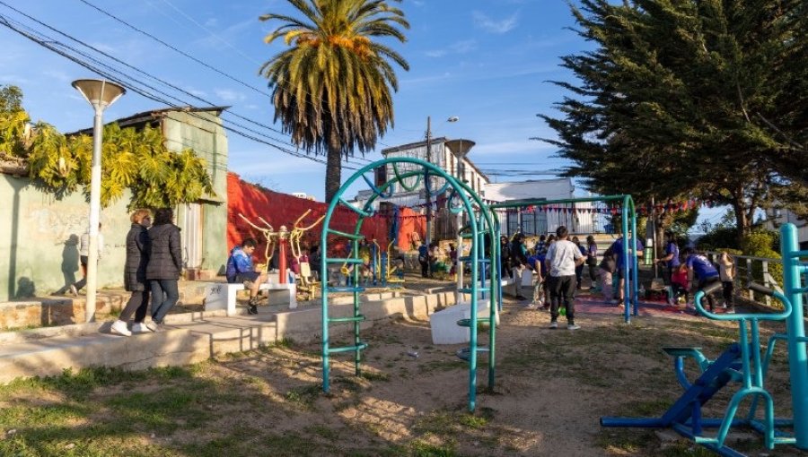 Renovarán por completo la plaza Vega del cerro Barón con inversión de $280 millones