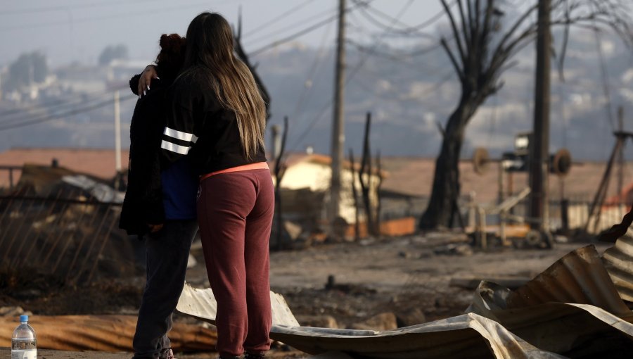 Anuncian plan de salud mental para víctimas del megaincendio y Cosam en Viña del Mar