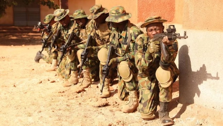 Al menos 40 muertos y más de 100 secuestrados en ola de asaltos en Nigeria