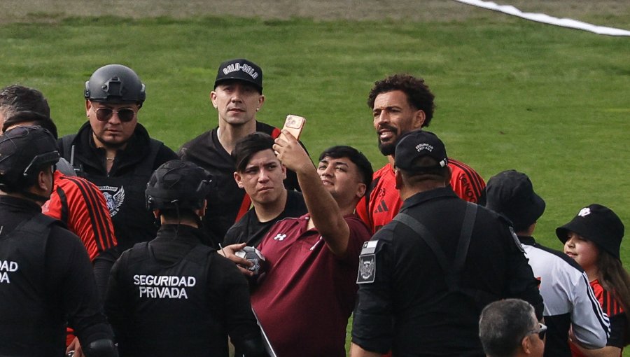 Con Vozinha como protagonista Colo-Colo vivió masivo Arengazo
