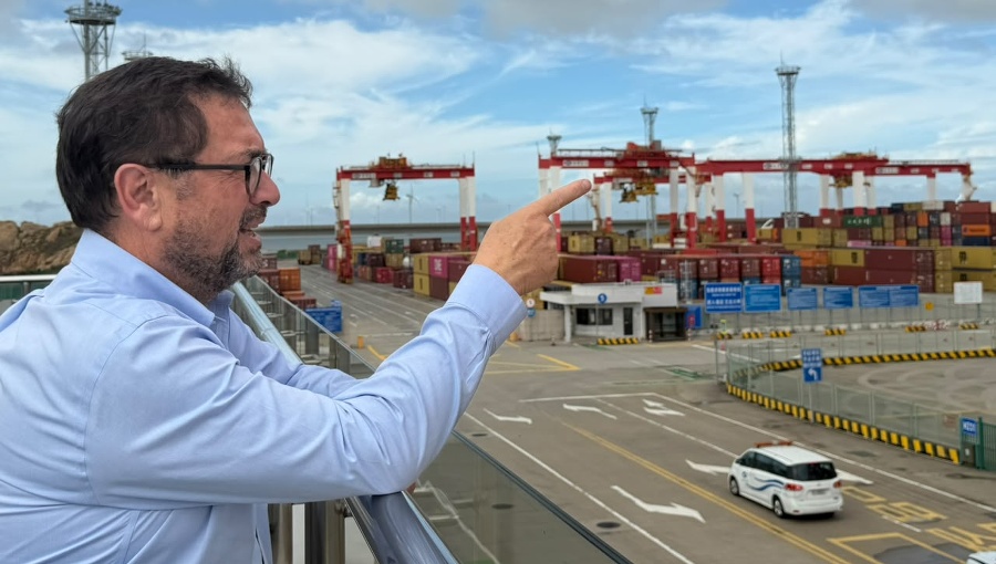 Canciller Pérez Mackenna finaliza gira en China con visita al puerto de Shanghái