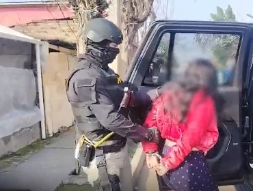 Detienen a dos mujeres por violento "turbazo" a una familia en Maipú