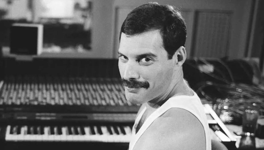 Subastarán el piano con el que Freddie Mercury grabó grandes clásicos de Queen
